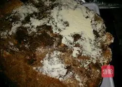 Illustration of how to make Haakon pie (traditional iron plate version of Haakon cake) 11