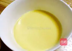 Illustration of how to make red date egg tarts 1