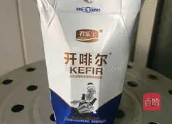 Illustration of how to make biscuits and yogurt wood bran cup 4