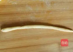 Illustration of how to make pumpkin buns 9