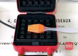 Recipe for making delicious waffles with green sauce 9