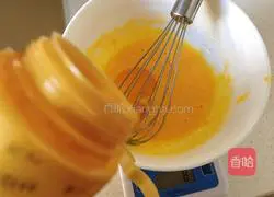 Illustration of how to make meat floss cake 3