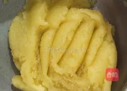 How to make super cute strawberry ice cream puffs 5