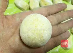 Illustration of how to make pumpkin steamed buns 10