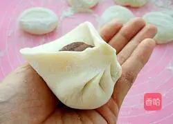 Illustration of how to make bean paste buns 14