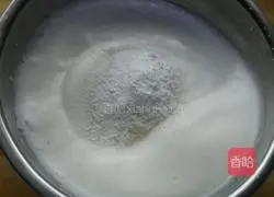 Illustration of how to make eight-inch chocolate chiffon cake 10