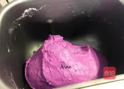 Purple sweet potato flowers bloom Illustration of how to make steamed buns 1
