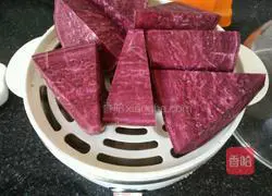 Illustration of how to make purple sweet potato cake 1
