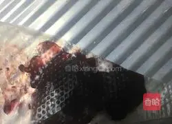 Illustration of how to make Greek croquettes (hand-shaped biscuits) 8