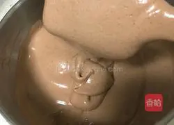 Illustration of how to make oil-free cocoa chiffon cake 18