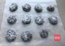 Illustration of how to make cracked cookies 6