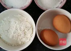 Illustration of how to make egg yolk finger biscuits 1