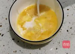 Illustration of how to make large egg tarts with hand cakes 4