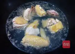 Red dates Illustration of how to make walnut chicken soup 2