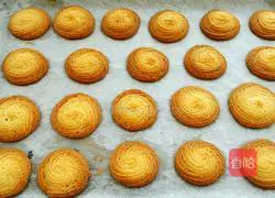 Illustration of how to make butter cookies 12