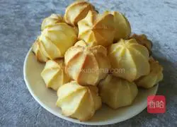 Illustration of how to make cream puffs 16