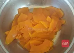 Illustration of how to make pumpkin sandwich cookies 6