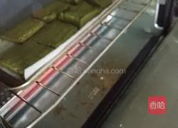 Illustration of how to make matcha square cookies 12