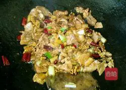 Illustration of how to make fried meat slices with walnuts 7