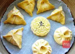 Illustration of how to make pumpkin noodle walnut brown sugar buns 21