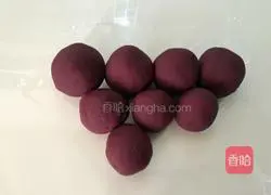 Illustration of how to make purple sweet potato balls 3