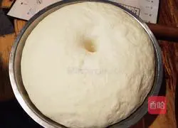 Illustration of how to make steamed buns with bean paste 3