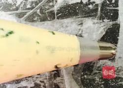 Illustration of how to make scallion cookies 10