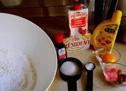 Illustration of how to make Halloween finger cookies 1