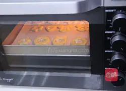 Illustration of how to make crystal clear glass biscuits 8