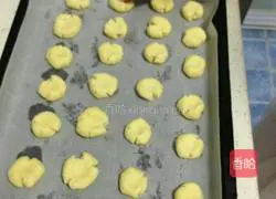 Margaret~gives confidence to novice bakers Illustration of how to make cookies 7