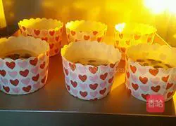 Illustration of how to make pumpkin seed cupcakes 12