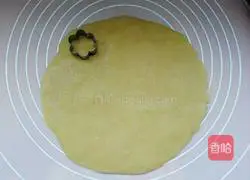 Illustration of making Northeastern old-fashioned biscuits 5