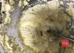 Strawberry Mousse Cake Recipe Illustration 5