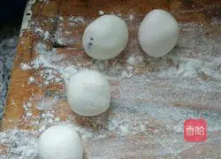 Illustration of how to make bean paste glutinous rice balls 2