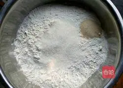 Illustration of how to make steamed buns with bean paste 1