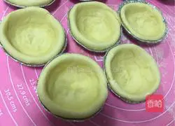 Illustration of how to make homemade egg tart shells 23