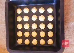 Illustration of how to make egg yolk biscuits 11