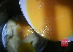 Illustration of how to make pineapple puffs 8