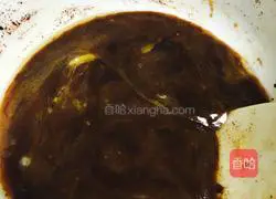 Illustration of how to make snowflake chocolate chip cookies 6