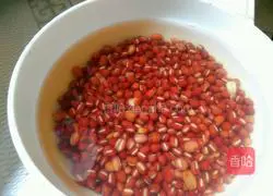 Illustration of how to make red bean paste filling 1