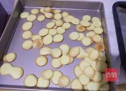 Illustration of how to make baby whole egg yolk biscuits 6