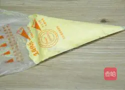 Illustration of how to dissolve egg yolk into beans 6