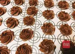 Illustration of how to make New Year’s desserts: cream chocolate cookies 19