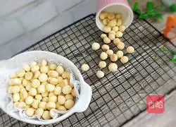 Illustration of how to make egg yolk soufflé 15