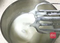 Illustration of how to make oil-free cocoa chiffon cake 12