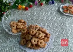 Illustration of how to make plum blossom biscuits 8