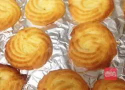 Illustration of how to make coconut cookies 13