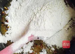 Peanut Walnuts Illustration of how to make crispy cake 4