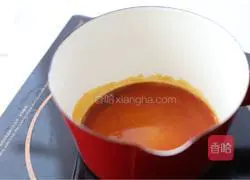 Illustration of how to make caramel banana mousse 4