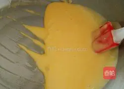 Illustration of how to make eight-inch chiffon cake 5